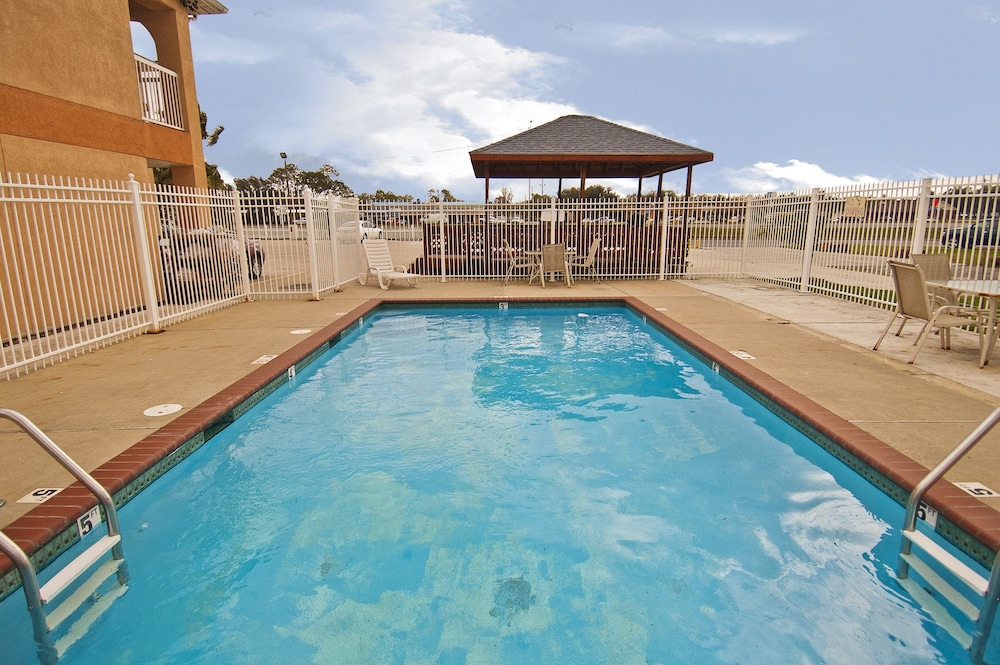 Executive Inn - Property Image 9