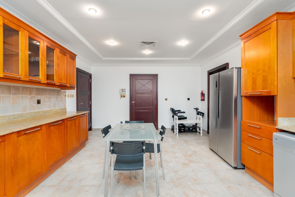 Exclusive 4BR Villa w Private Pool Beach