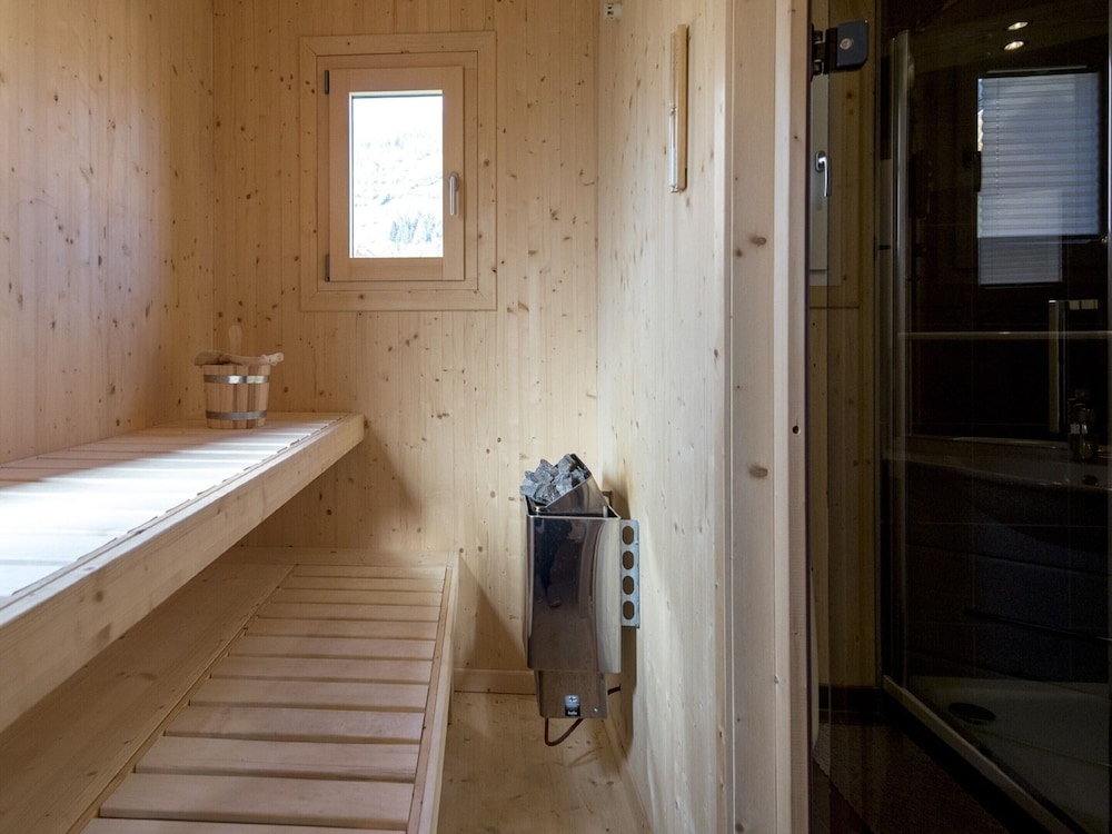 Chalet With Whirlpool tub