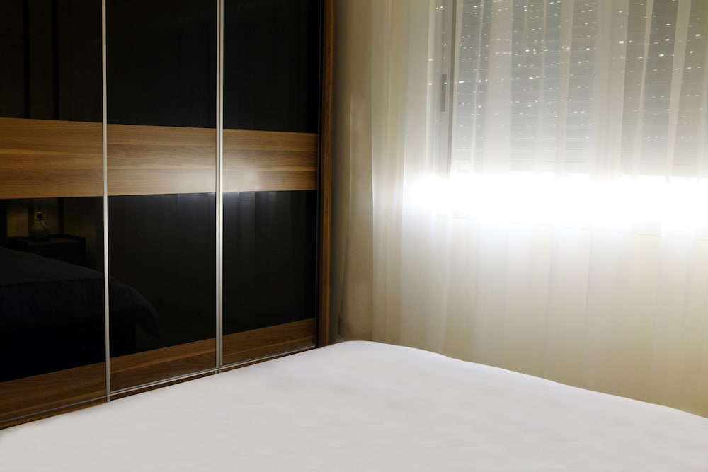 Two bed Furnished Apartment in Amman view 4