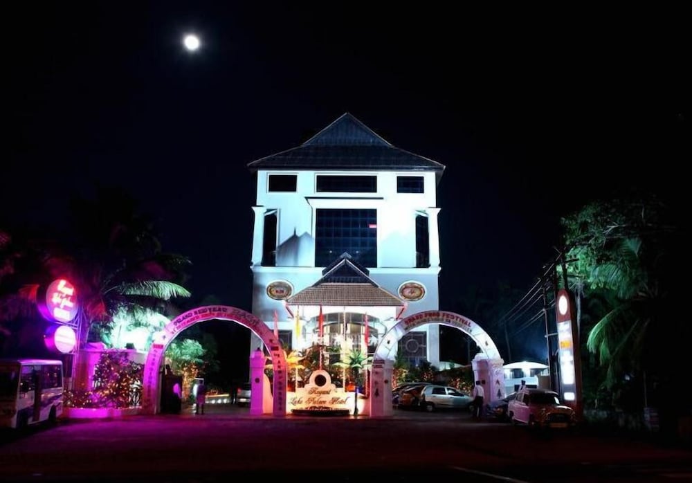 Regant Lake Palace