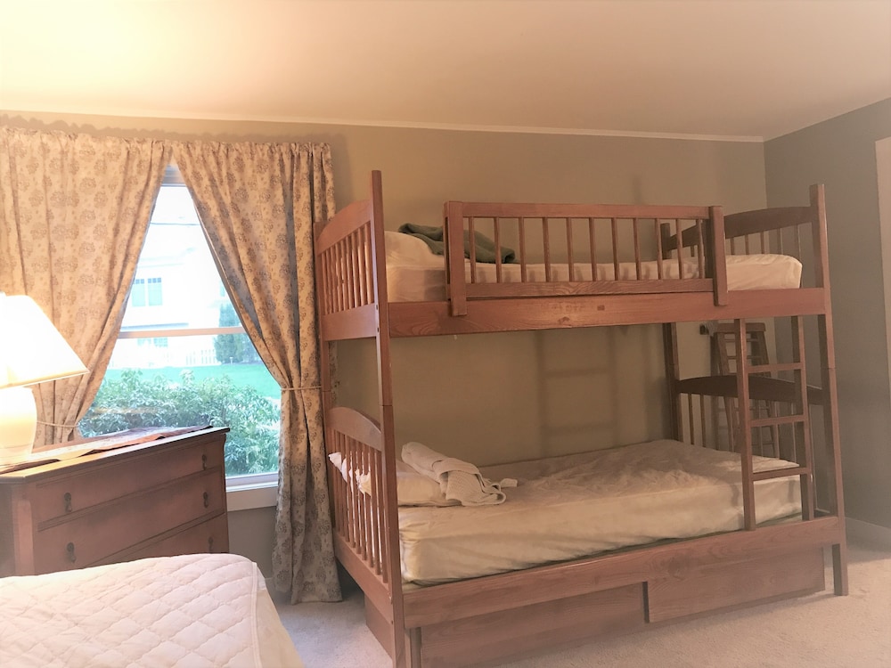 Footbridge Hideaway - Q967 A Spacious Home Very Near To The Fabulous Footbridge Beach Entrance 4 Bedroom Home by Redawning - Property Image 30