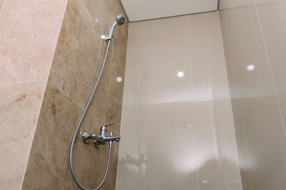 Comfort And High Floor Studio Room At Transpark Bintaro Apartment