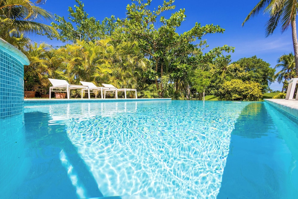 Villa Buganvilla 252 - 4BR Pool Jacuzzi Golf