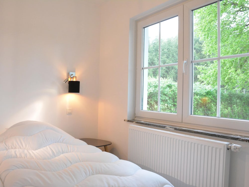 Superb Holiday Home With Garden in Serinchamps view 3