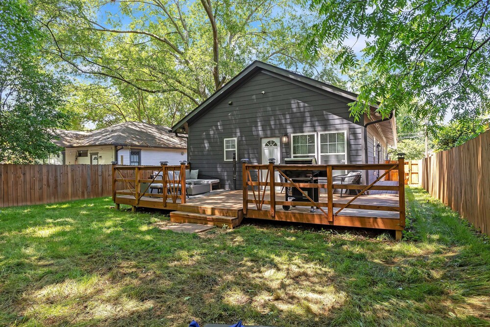 Stylish Bungalow Near Beltline & Breweries 4 Bedroom Bungalow