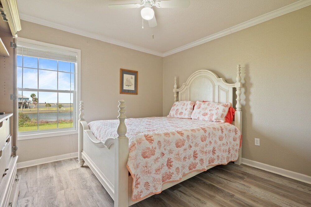 Blue Lagoon 3 Bedroom Home