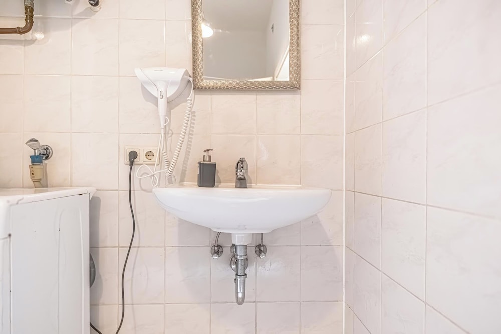Long Stay 3BR Apartment Near Center