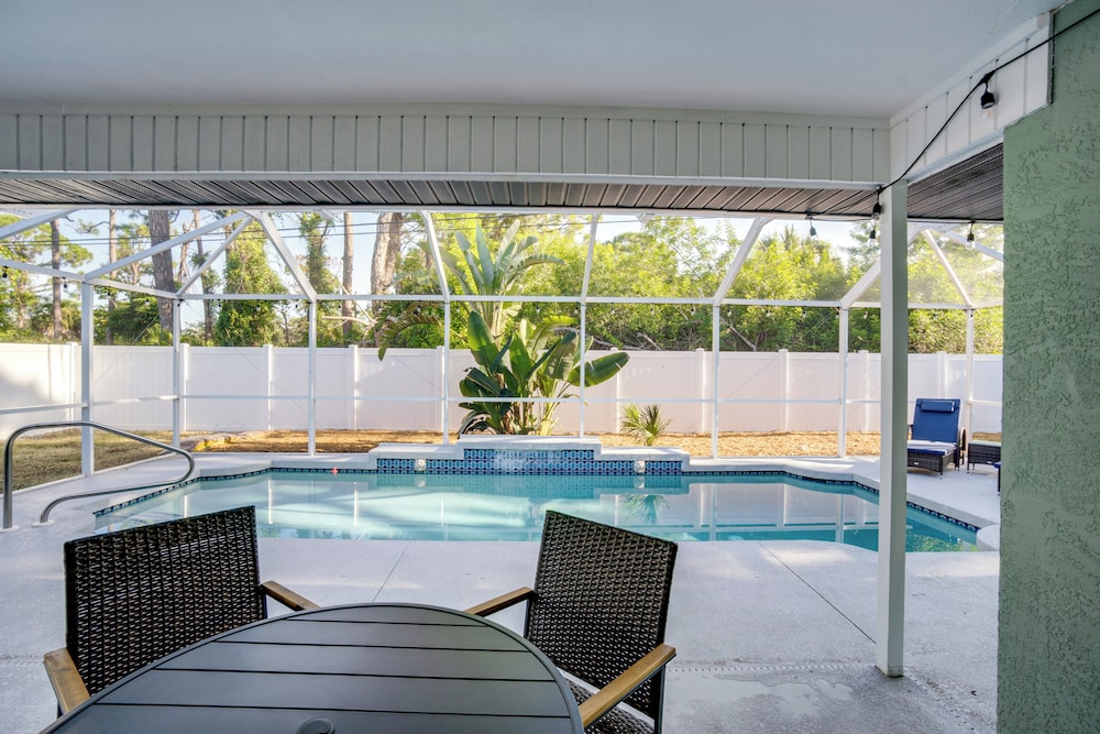 3 Mi to Manasota Key: Stylish Single-story Home!