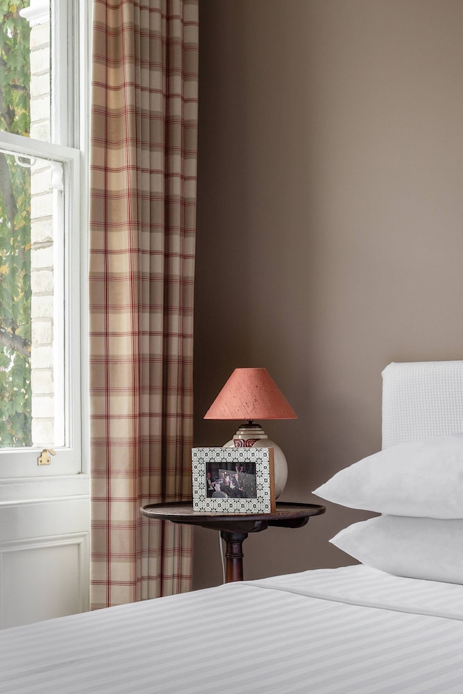 Radipole Road IV by Onefinestay
