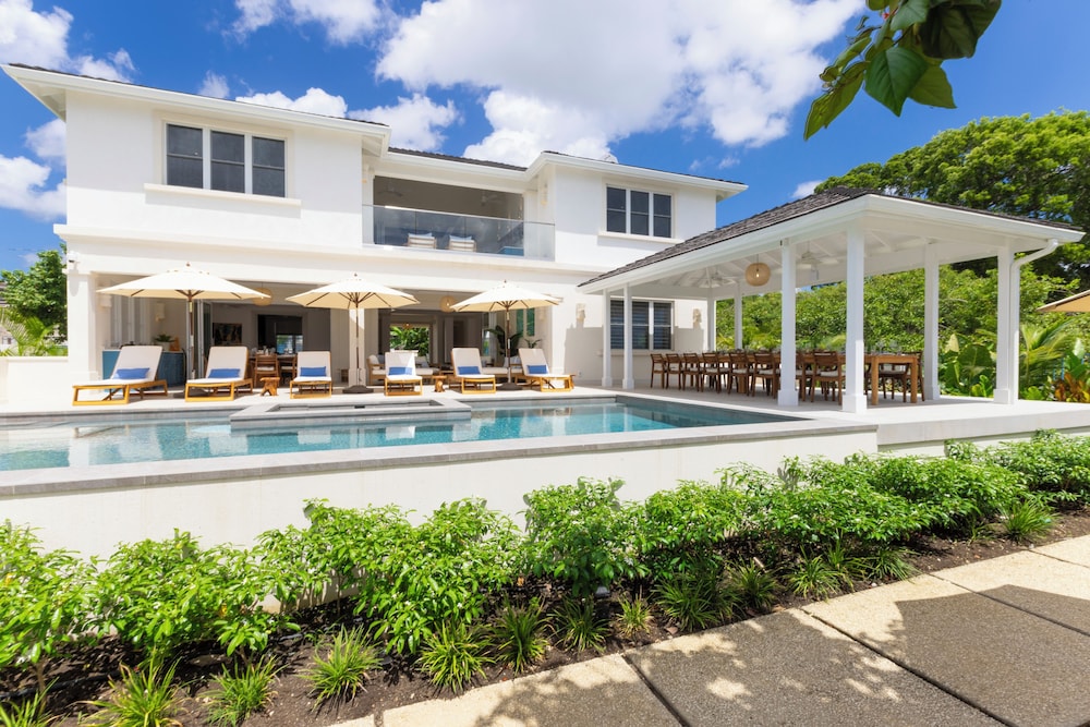 Kaiso & Kai Beachfront Villa
