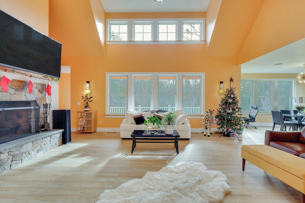 Secluded Family Home Near Hiking in Voluntown!