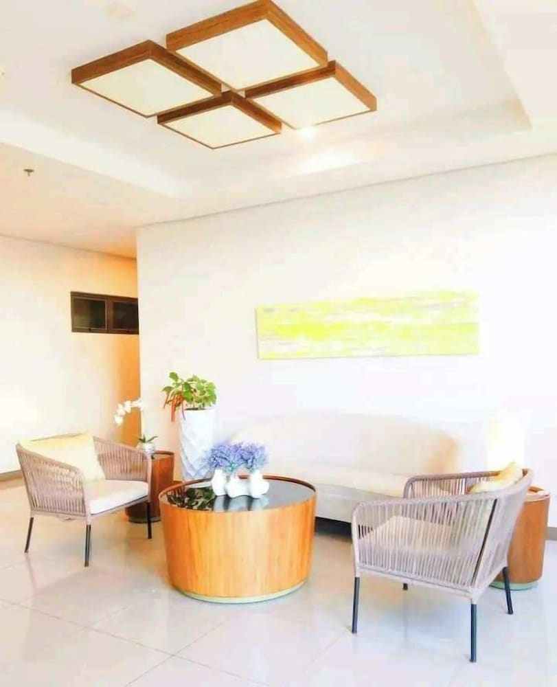 1br condo at mactan near the baech