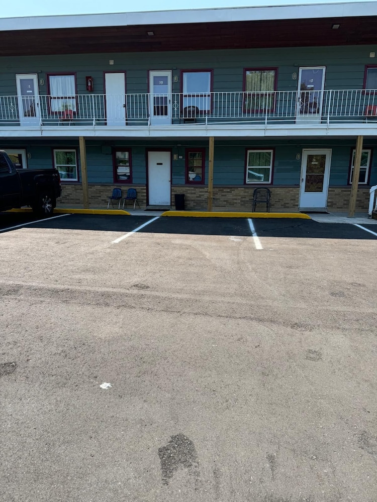 Cadillac Vacations - Economy inn - Property Image 3