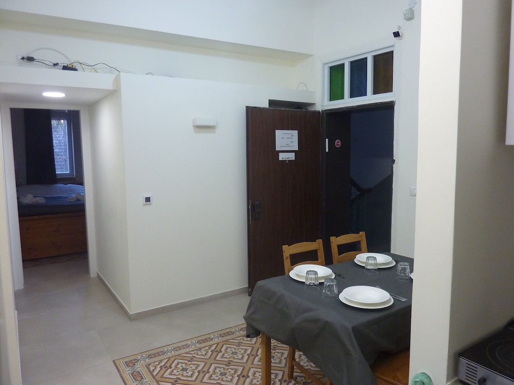 Allenby 2 Bed & Breakfast