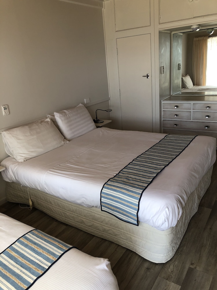 Driftwood Lodge view 3