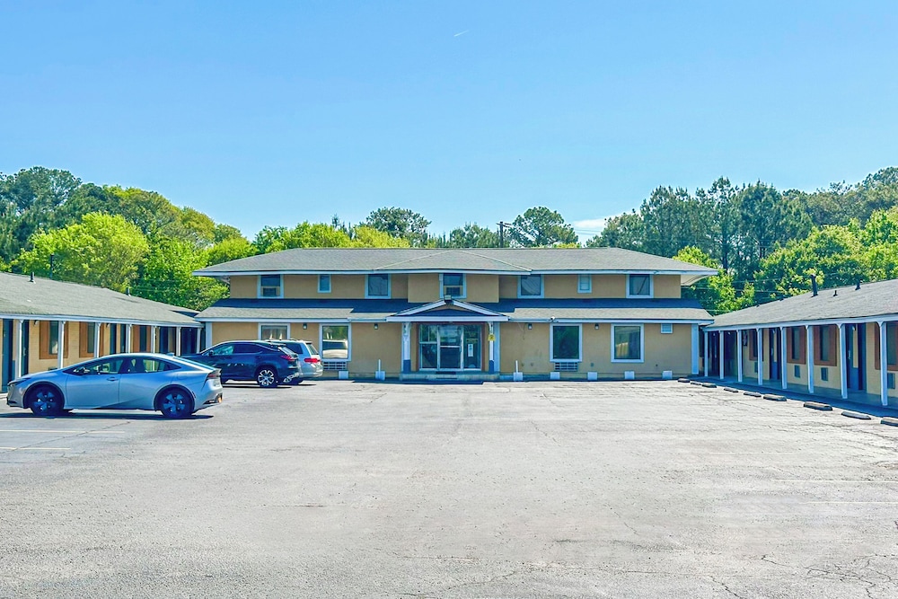OYO Hotel Jonesboro Near Atlanta Airport