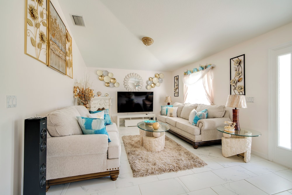 8 Mi to Silver Springs: Tranquil Home w/ Gazebo