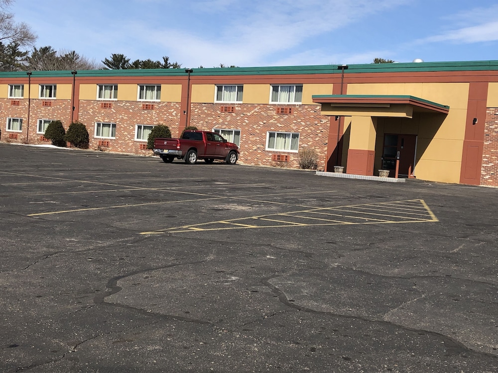 Posh Inn & Suites