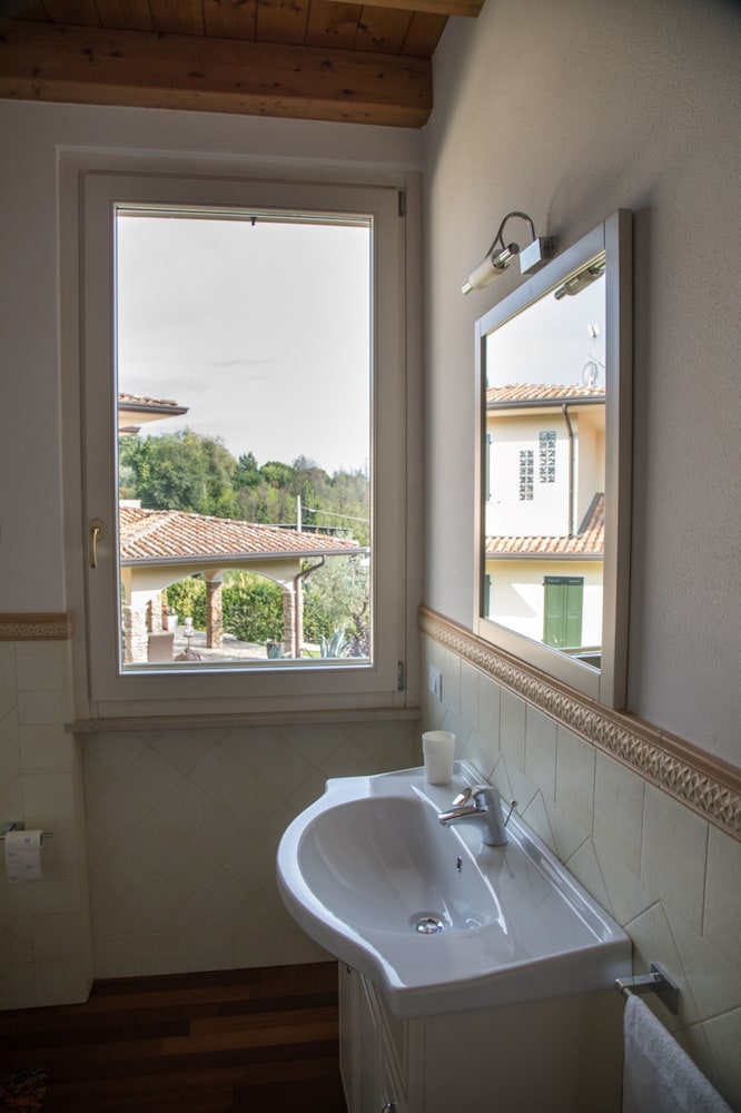 Elegant Lake Garda Villa With Garden