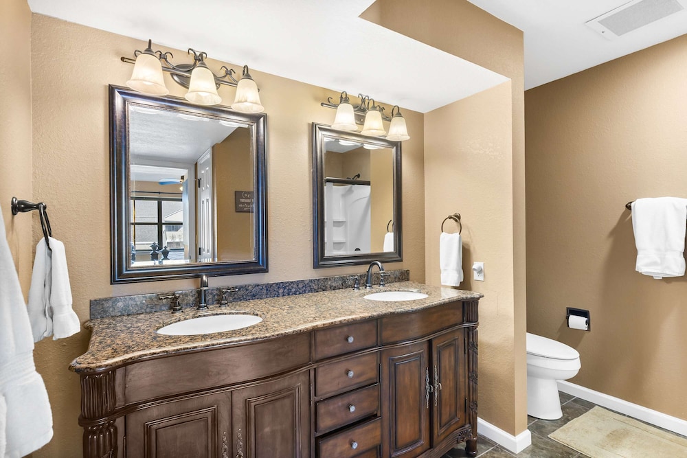 Branson Blessing Condo for 8!