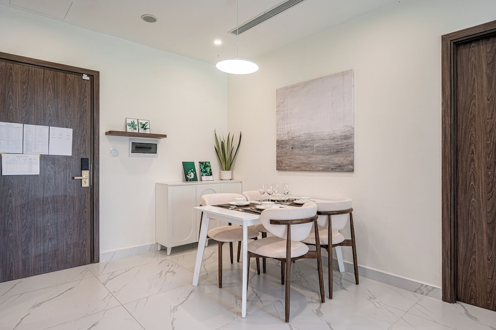 LA Nest - The Green Nest