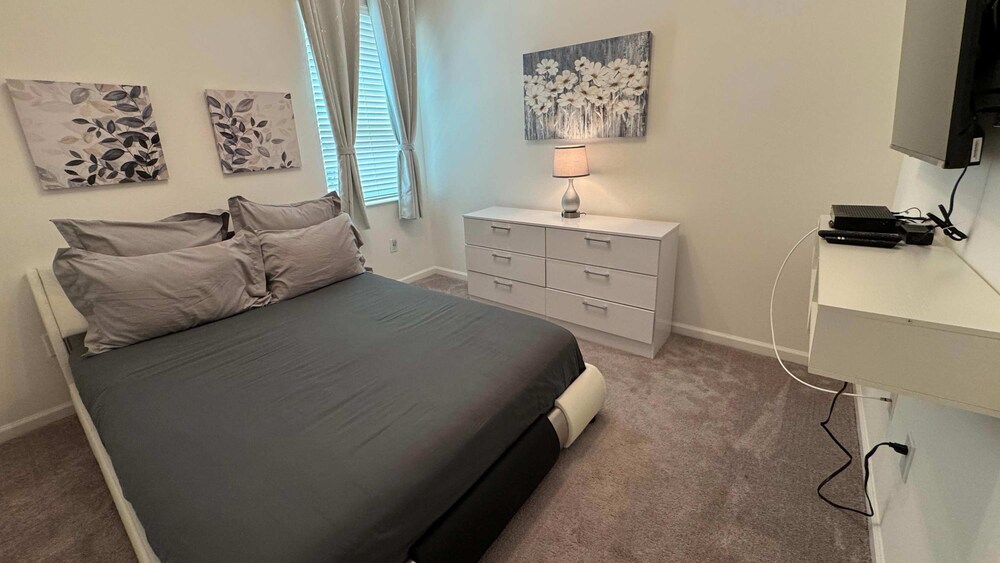 Family Friendly 12bd w Jacuzzi Veranda Palms 4401