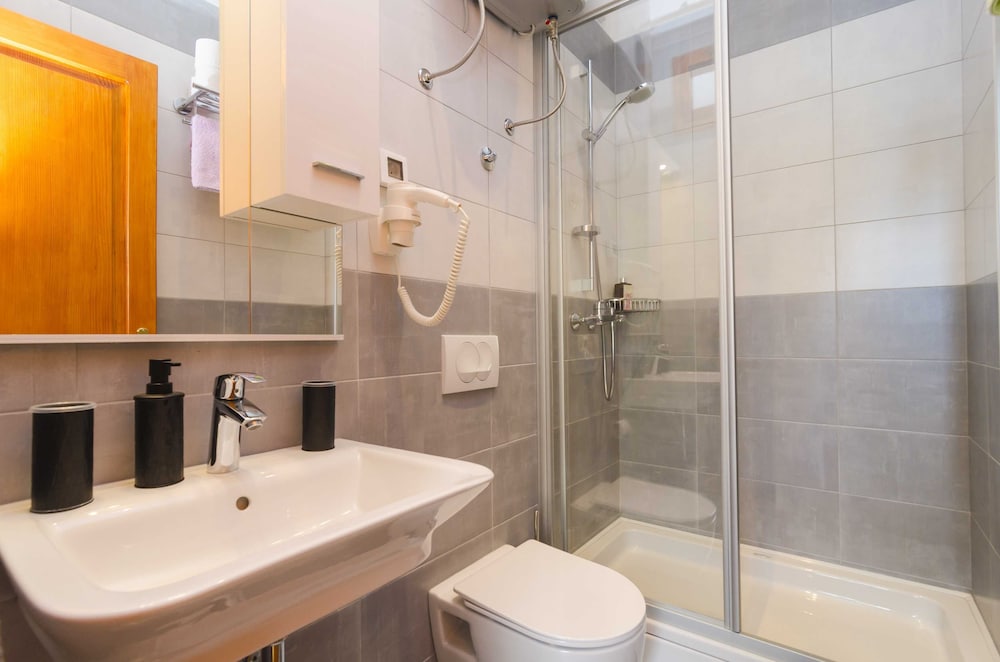 Rooms Lovrijenac