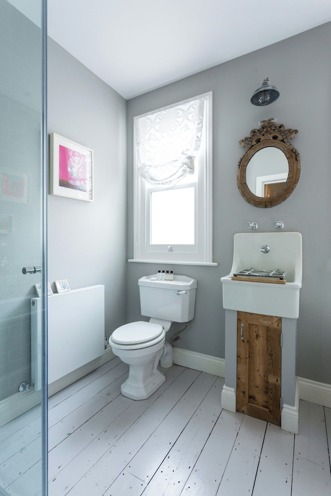 Barlby Road III by Onefinestay