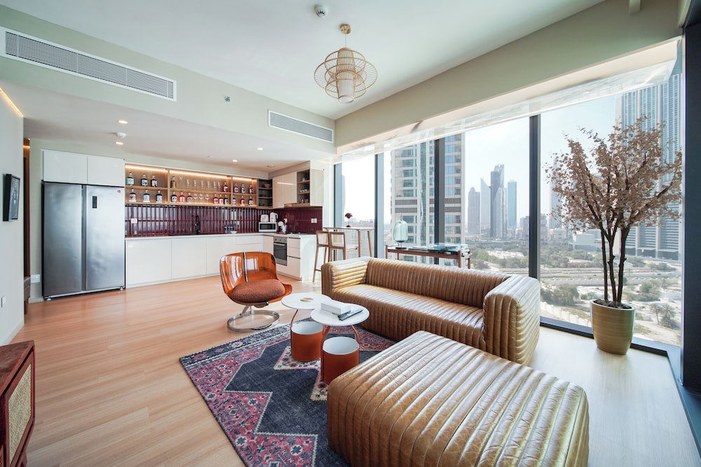 PVH - 2BR Artistic Retreat in Downtown Views 2