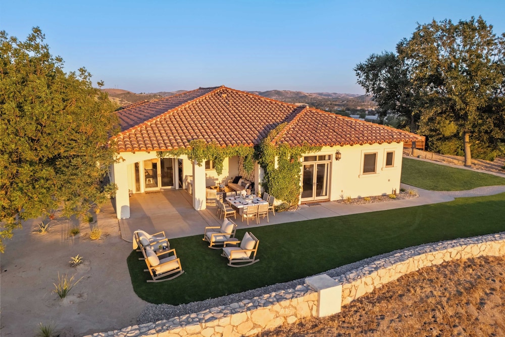 Wine Country Escape w/ Views + Wine Cellar & Gym Caterina Dusi Vineyard by Avantstay