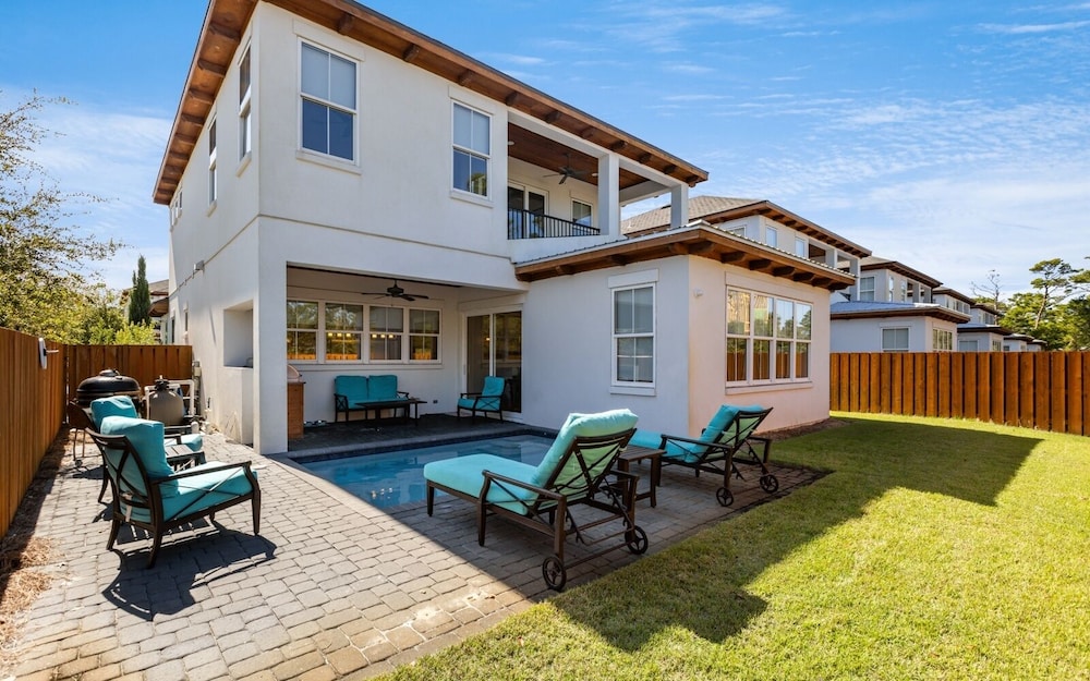 5BR Home w/ Private Heated Pool, Golf Cart, 4 Bikes, Near 30a!