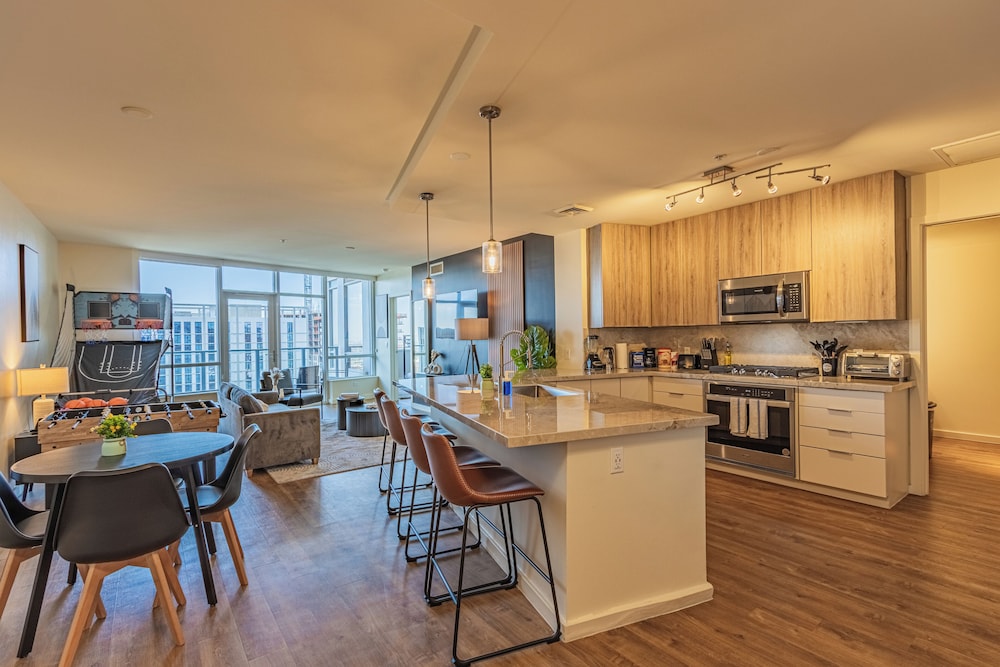 ROVE LIVING/KL - 44 Monroe