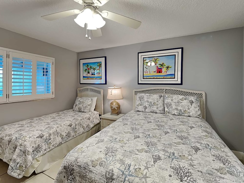 Oceanfront Luxury: 2BR Condo, New Rental