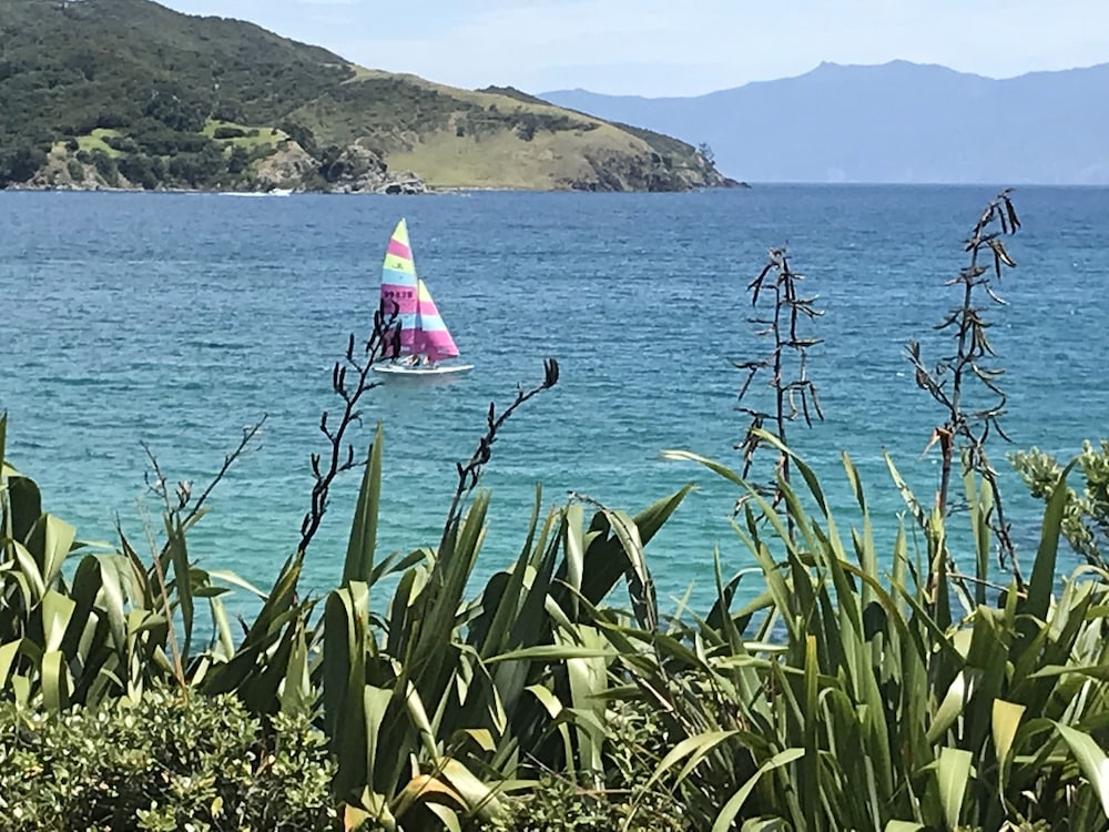 Tipi and Bob's Waterfront Lodge