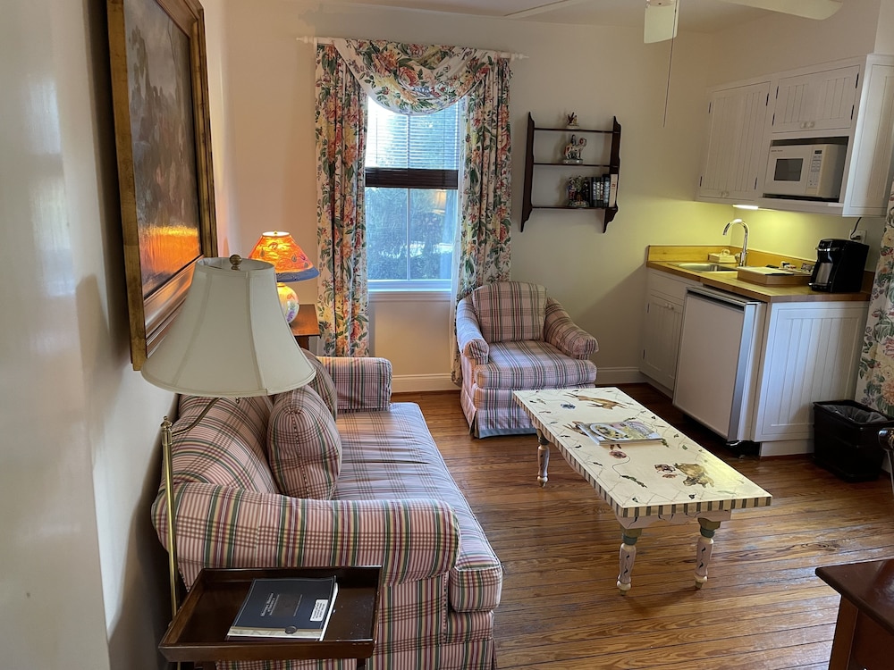 Wilmington Vacations - The Inn at Montchanin Village, a Historic Hotel of America - Property Image 48