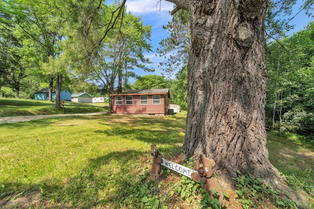 Peaceful Cabin Nestled On Atv & Snowmobile Trails 3 Bedroom Cabin by Redawning view 5