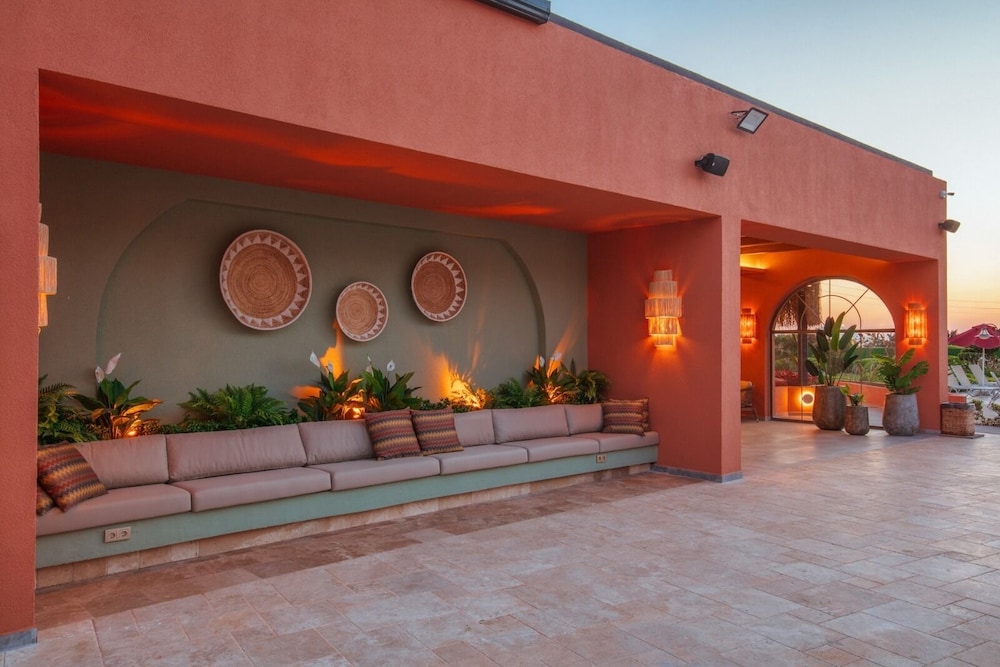 Daphne Residence - Image 20