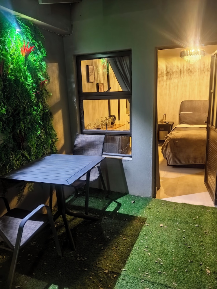 Bryanston Palms Accommodation