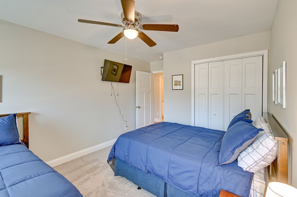 Bright Aberdeen Townhome on Golf Course w/ Deck! view 5