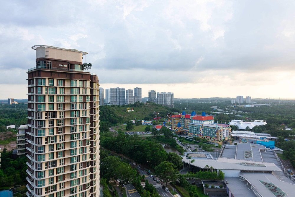 Lux Dpristine 3BR Home w Views, 5mins to Legoland