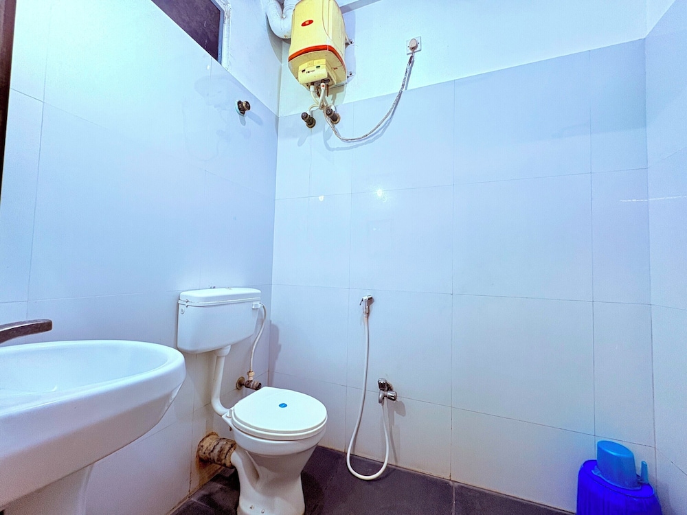 Binapani Hotel & Restaurant Tarapith