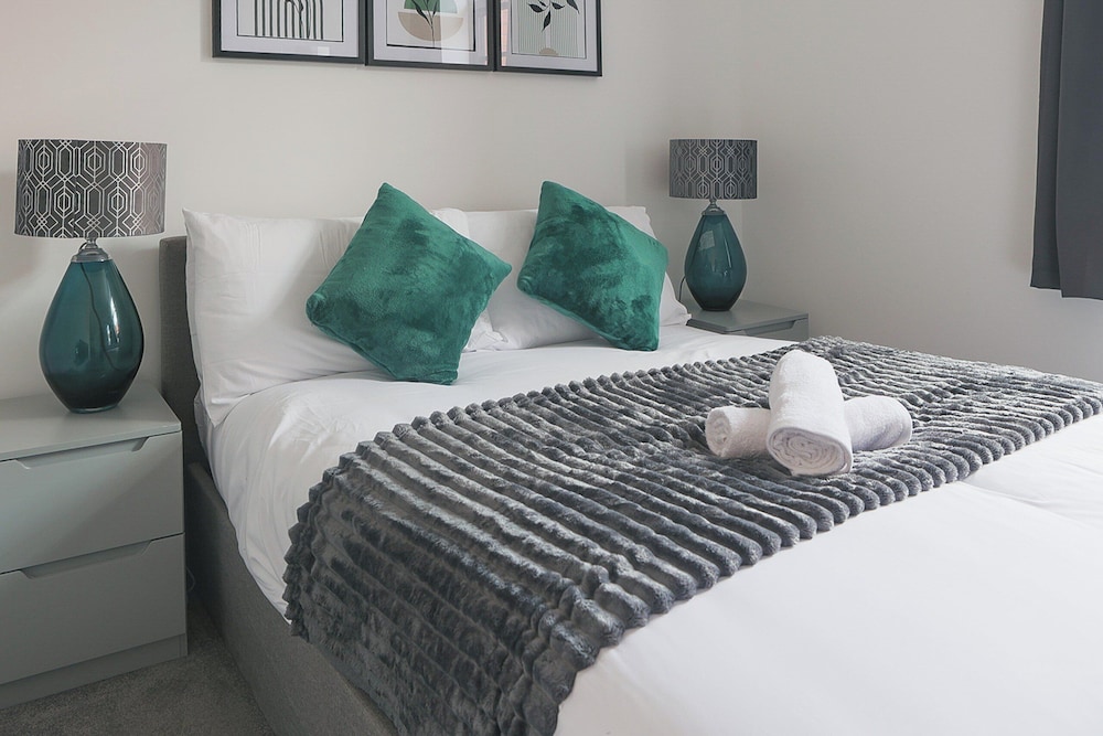 1 Bed Flat - Sleeps 4 - Pets - Parking - Wifi