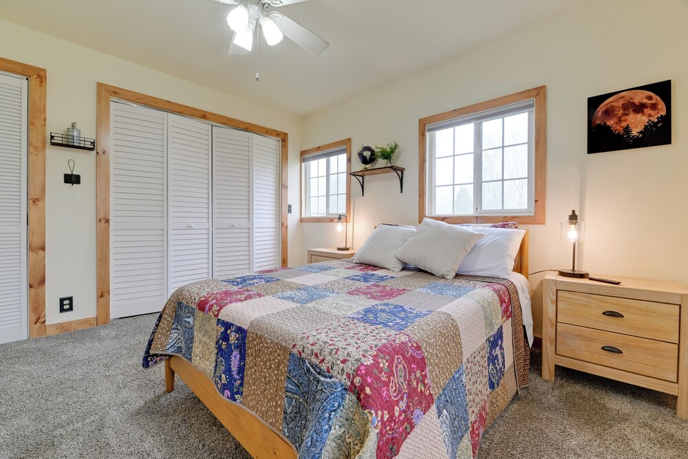 Nature Lovers Getaway in Rural Grants Pass