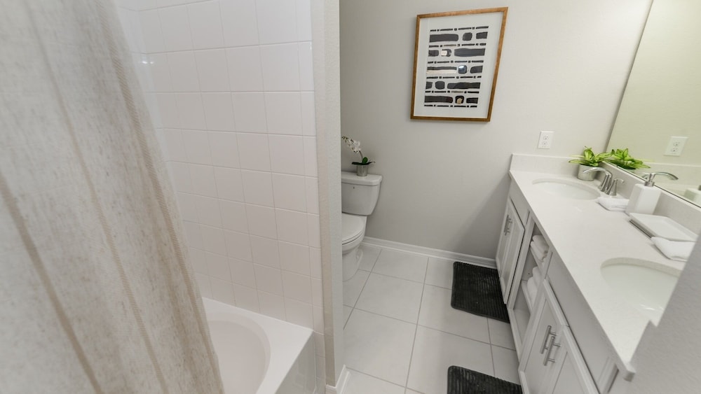 Storey Lake Resort 2 Bedroom Condo w Balcony and Amenities 2 Condo