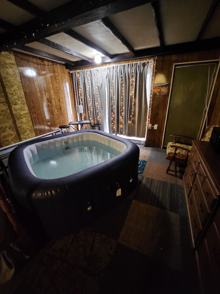 Pocono Mountains Hotel and Spa view 4