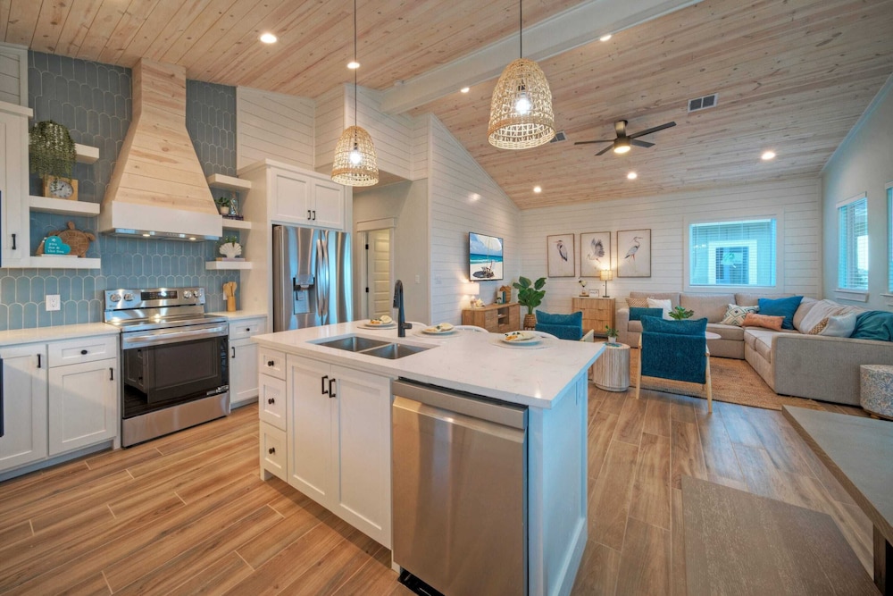 Pool, Firepit + Golf Cart Zone + Near Beach Looney Dunes by Avantstay