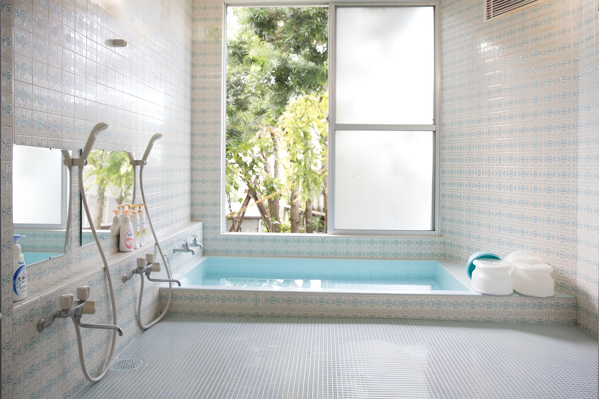 Atami Red House
