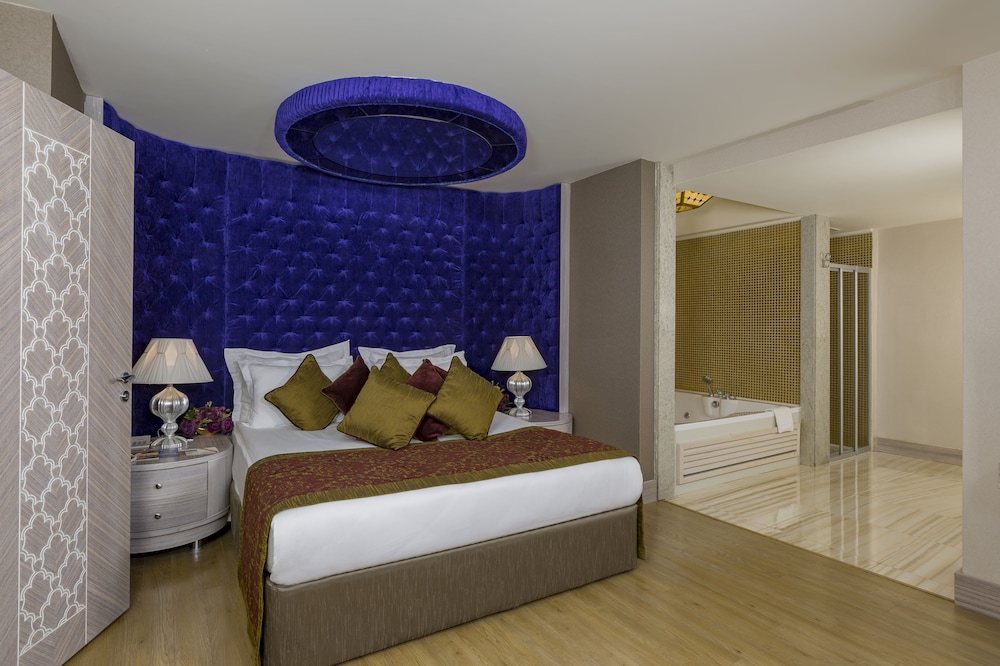 Royal Alhambra Palace – All Inclusive