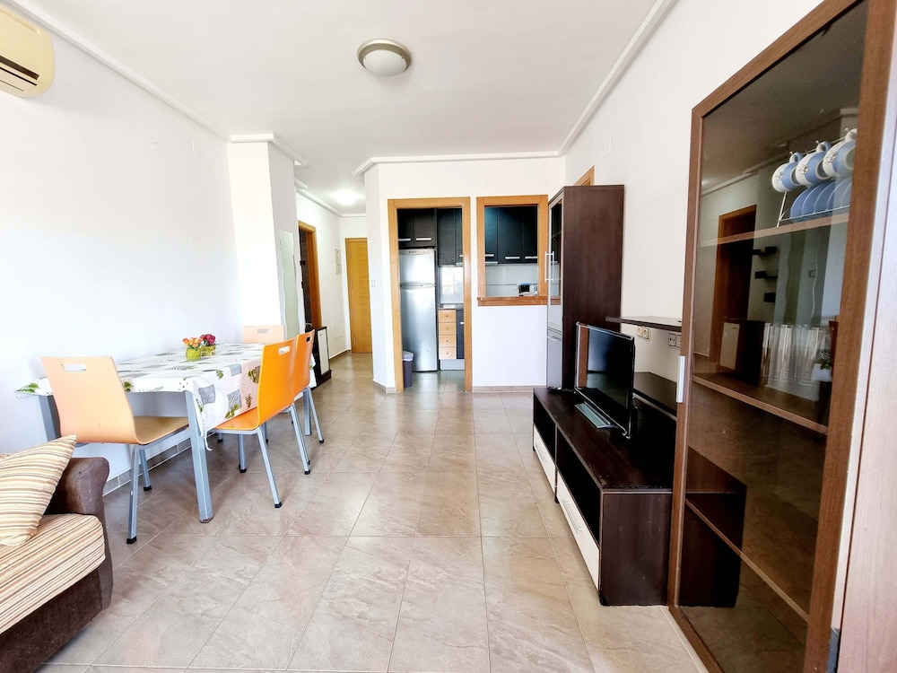 Apt Near Center & Port